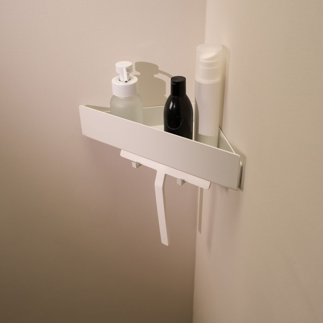 Designfabrik Hamburg Duschablage als Eckablage ohne Bohren für Duschutensilien und Shampoo Weiß
