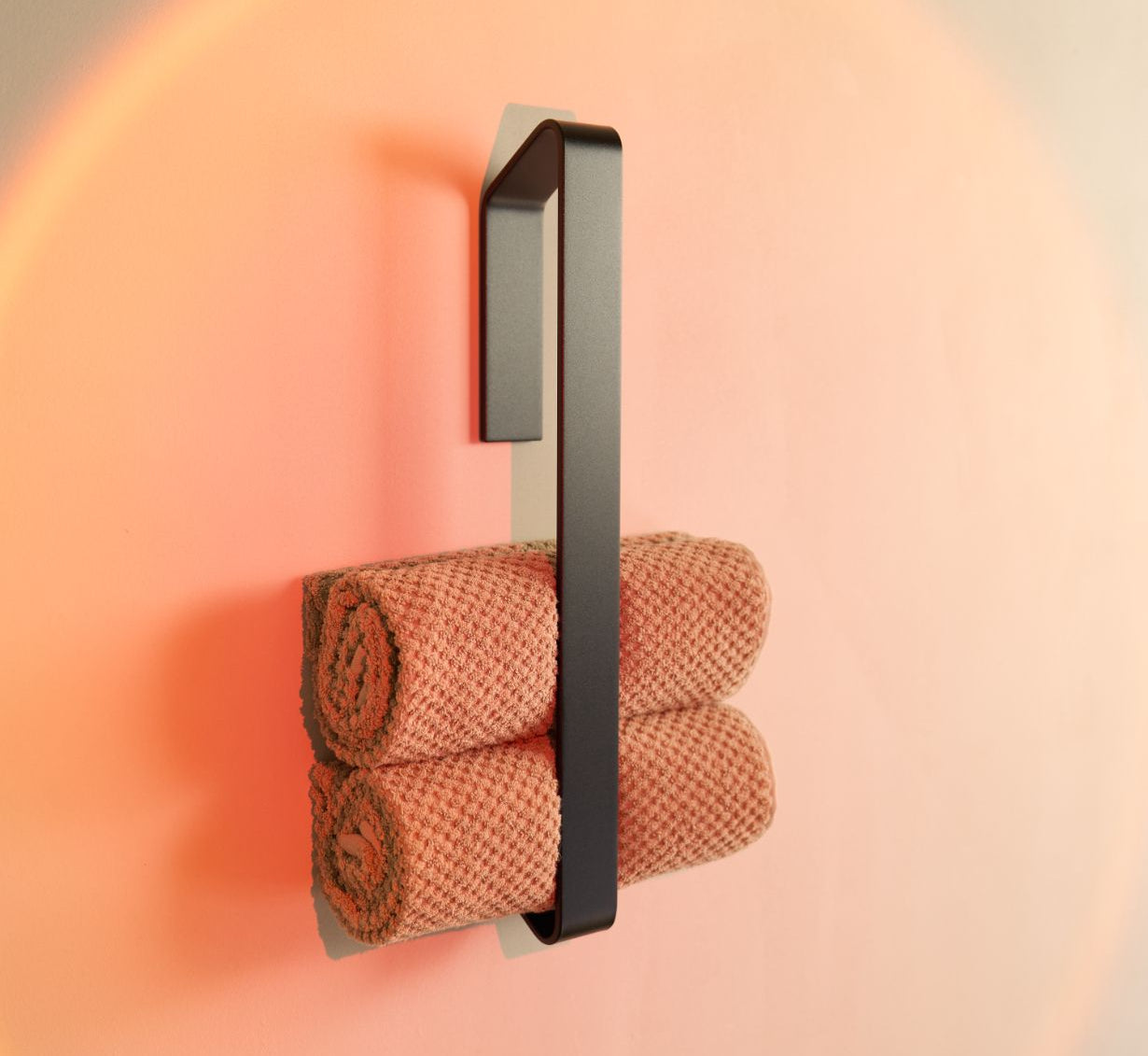 Designfabrik Hamburg vertikaler Handtuchhalter ohne Bohren für gerollte Gästehandtücher