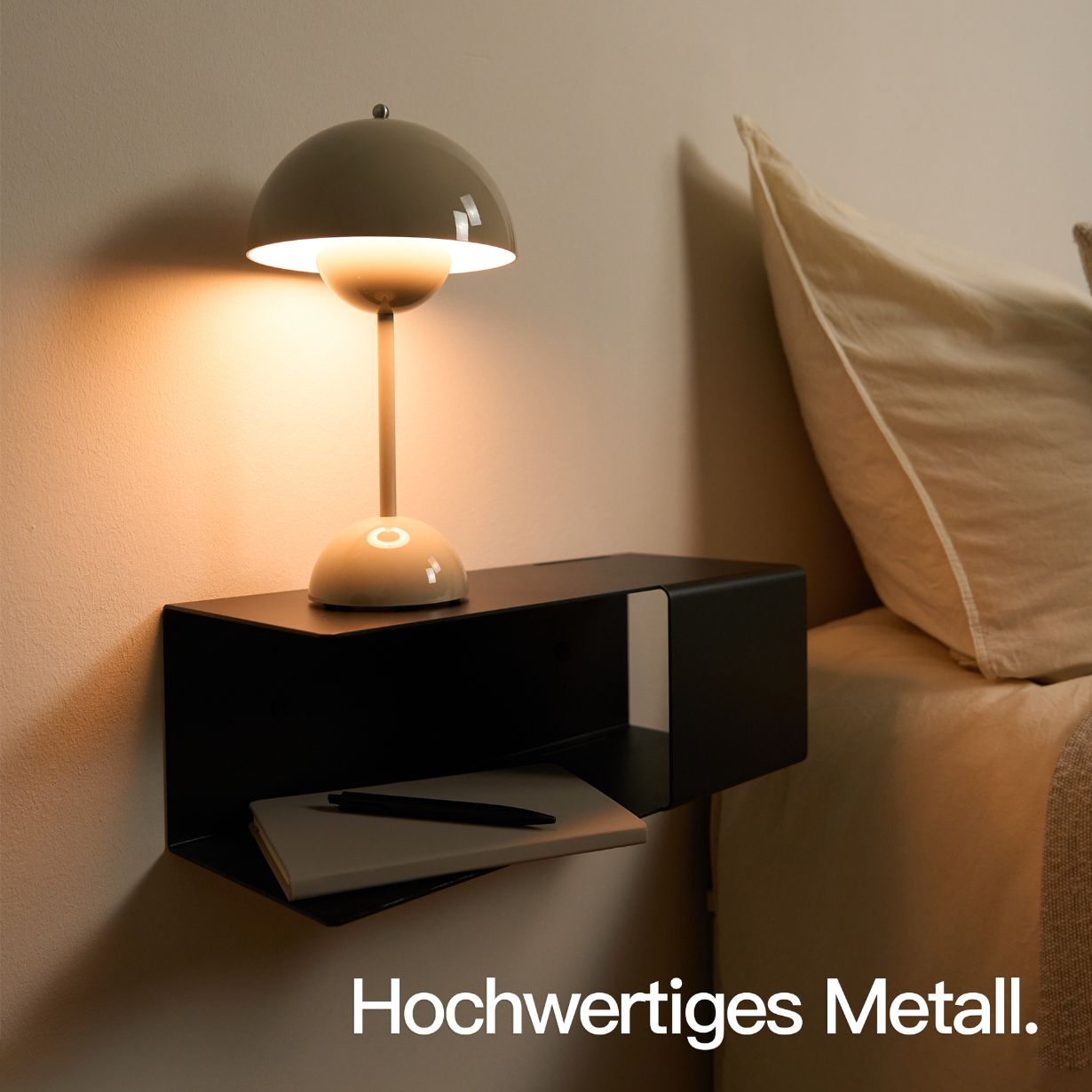 Designfabrik Hamburg schwebender Nachttisch zur Wandmontage schwarz