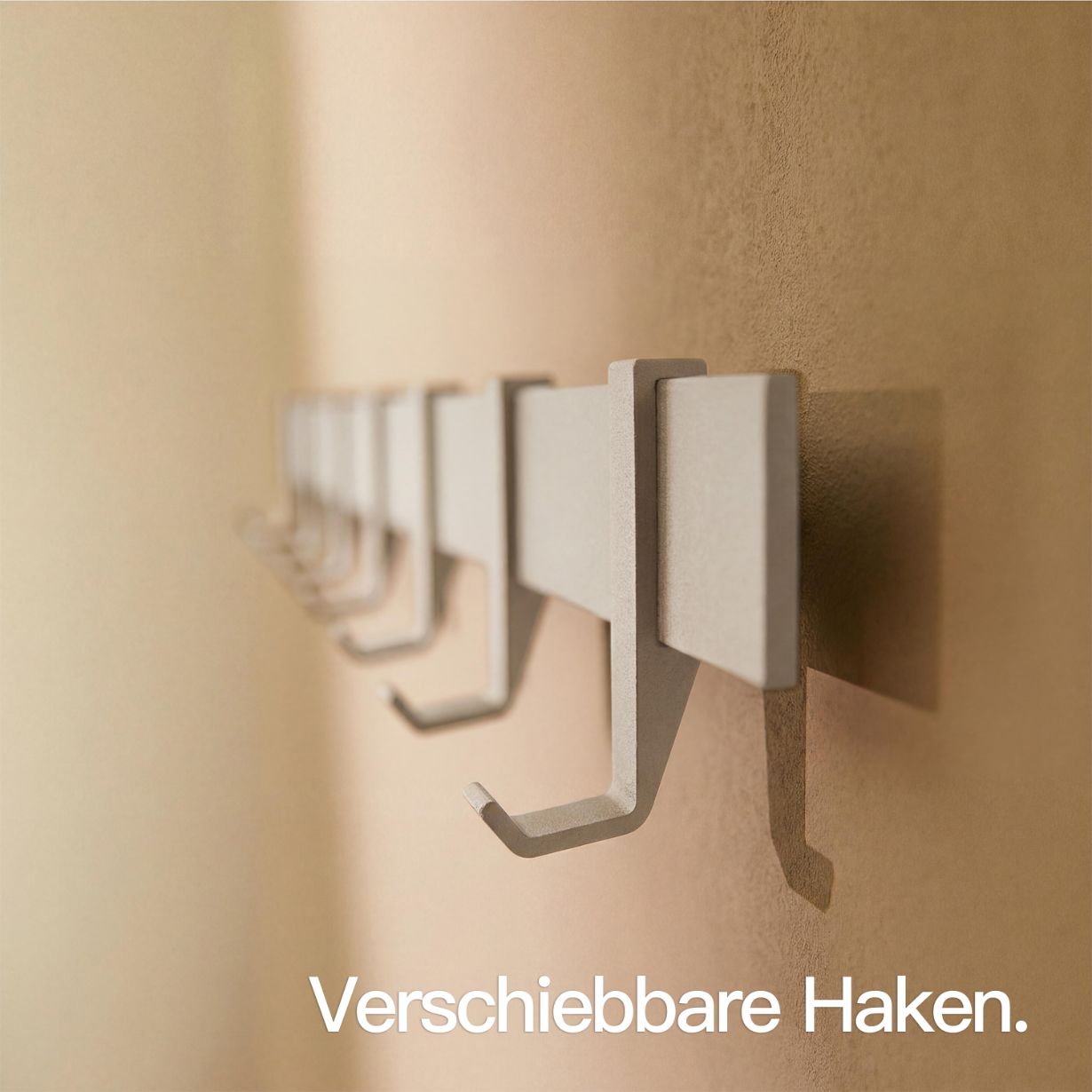 Designfabrik Hamburg Garderobenleiste mit verschiebbaren Haken zur Schraubmontage Beige