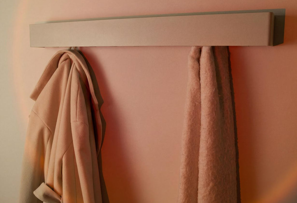 Designfabrik Hamburg Garderobe zur Wandmontage beige mit versteckten Haken