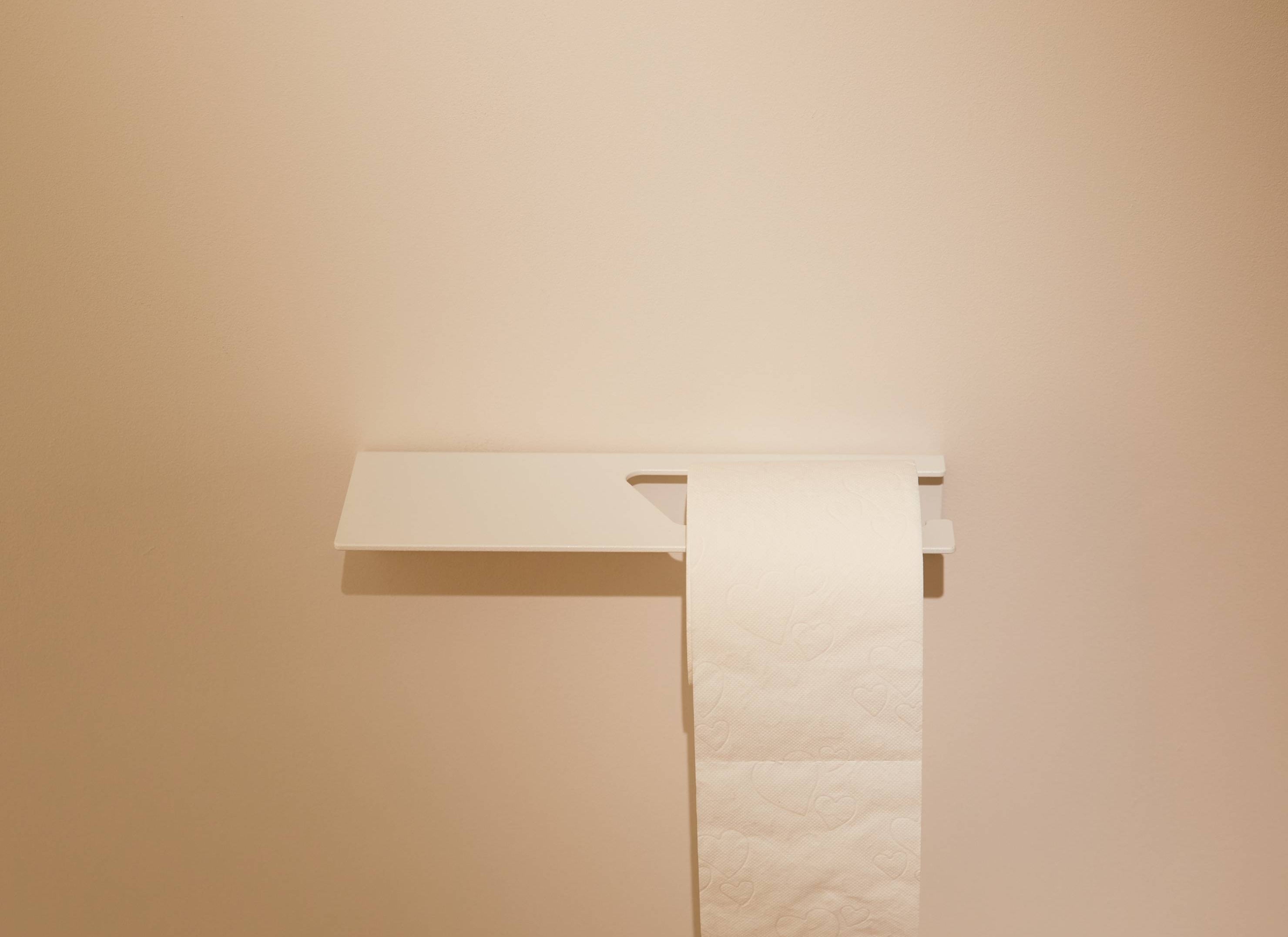 Designfabrik Hamburg Toilettenpapier ohne Bohren mit Ablage selbstklebend weiß