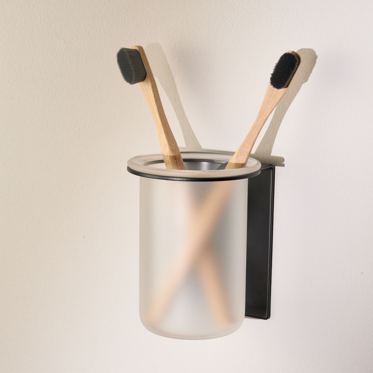 Designfabrik Hamburg Zahnbürstenhalter selbstklebend ohne Bohren aus Glas und Edelstahl