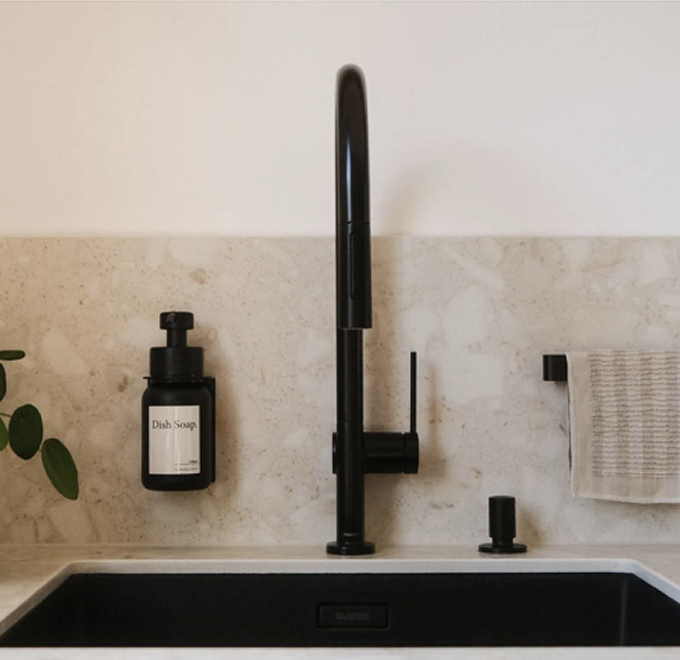 So schaffst du mehr Ordnung im Alltag – dauerhaft & stilvoll