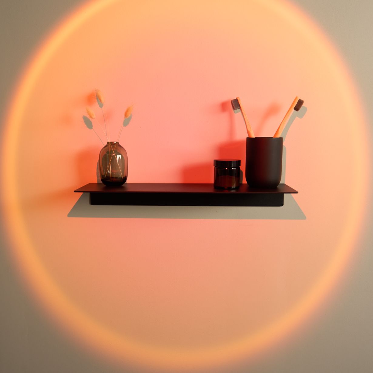 Designfabrik Hamburg Wandregal ohne Bohren zum Kleben. Badablage kleben schwarz