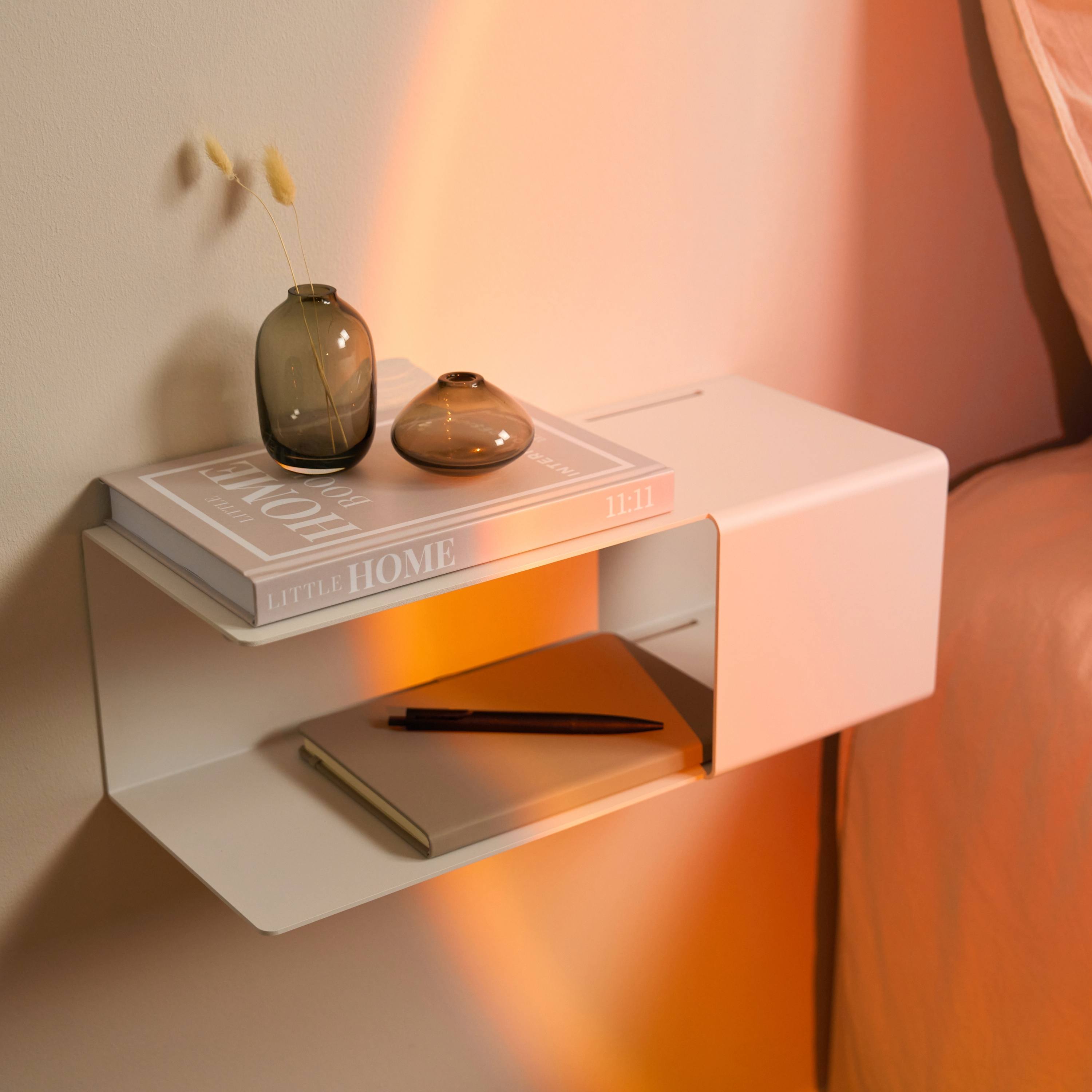 Designfabrik Hamburg Nachttisch wandmontiert