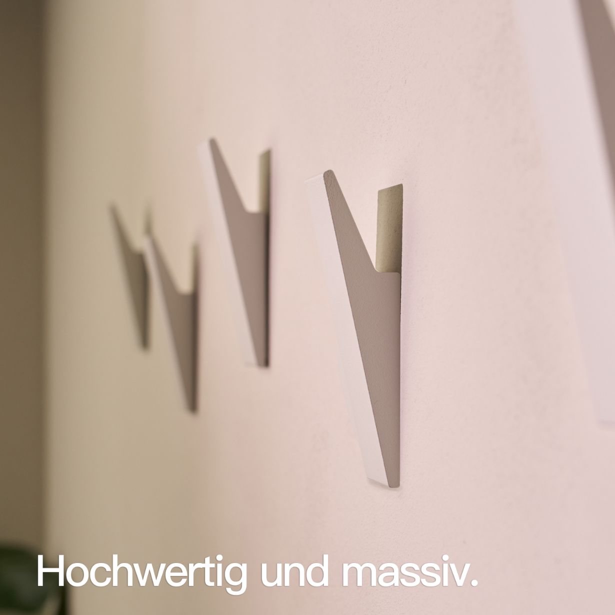 Designfabrik Hamburg Garderobenhaken zum Schrauben Set aus massivem Metall mit modernem Look