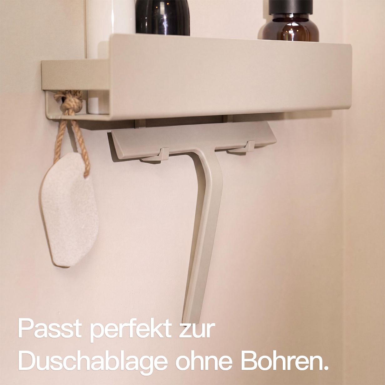 Designfabrik Hamburg Duschabzieher aus Silikon mit zwei verschiedenen Halterungen für Wand und Duschwand beige