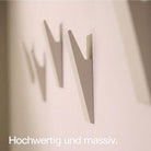 Designfabrik Hamburg Garderobenhaken zur Schraubmontage flexibel an der Wand beige