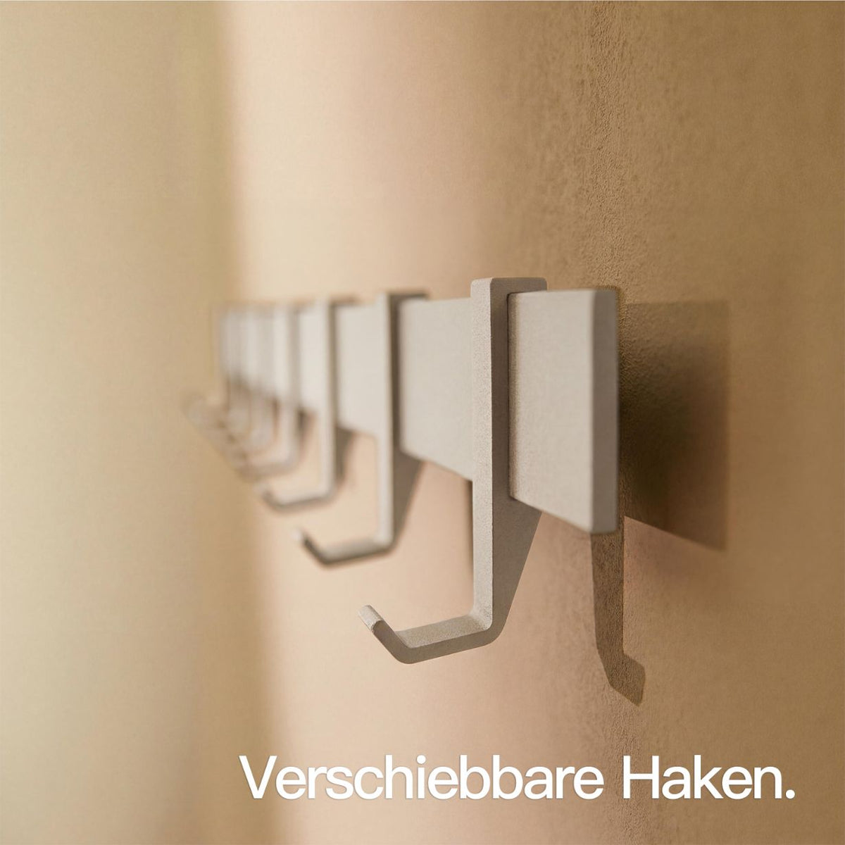 Designfabrik Hamburg Garderobenleiste mit verschiebbaren Haken zur Schraubmontage Beige
