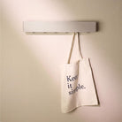 Designfabrik Hamburg minimalistische Garderobe mit versteckten Haken für den Flur Beige