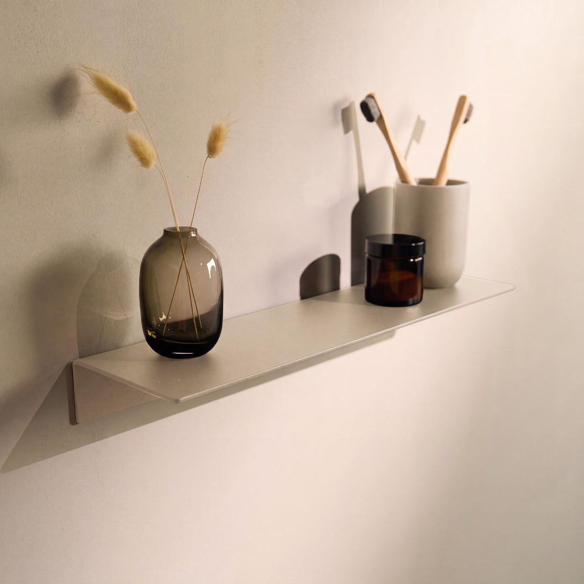 Designfabrik Hamburg Kleberegal zur Wandmontage ohne Bohren beige