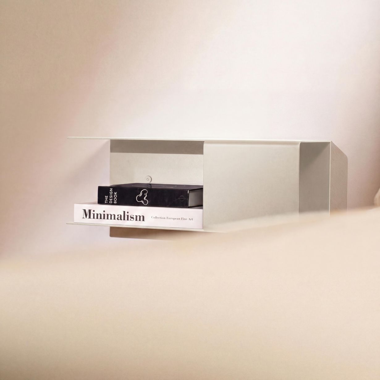 Designfabrik Hamburg minimalistischer Nachttisch aus Metall beige