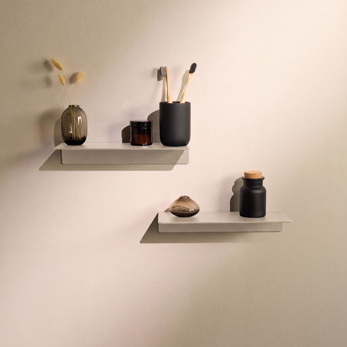 
Designfabrik Hamburg Kleberegal zur Wandmontage ohne Bohren beige