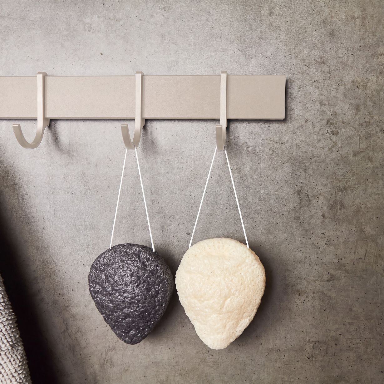 Designfabrik Hamburg Hakenleiste ohne Bohren für die Küche zum Aufhängen von Küchenutensilien Beige